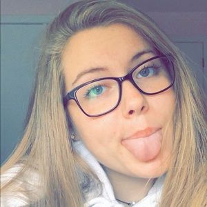 Meet your Posher, Abigail